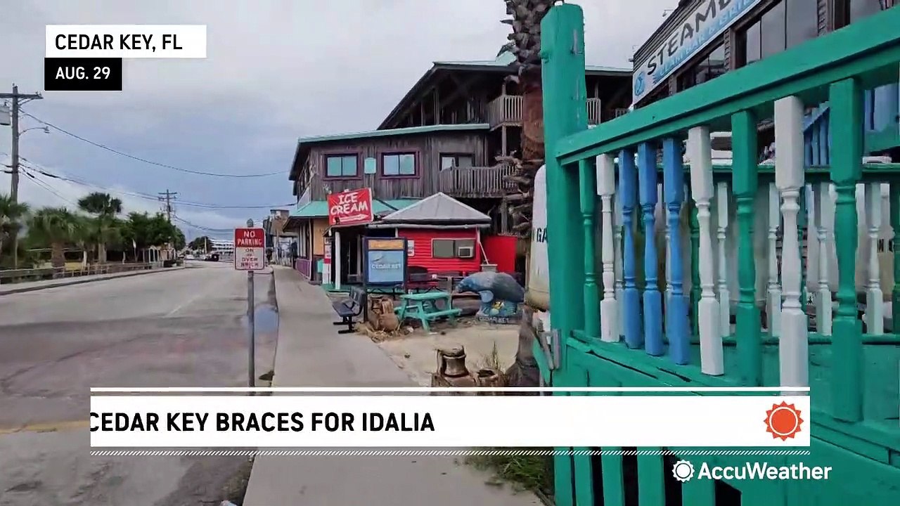 Residents choose to evacuate Cedar Key before Hurricane Idalia's arrival