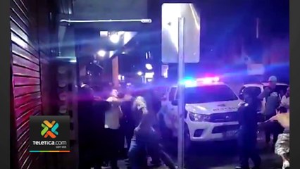 tn7-Golpean,-asaltan-y-roban-armas-a-policías-durante-intervención-en-Turrubares--290823