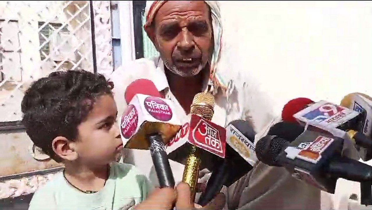 दूसरी पत्नी लाने के लिए पति ने पत्नी व पांच साल के बेटे को पांच दिन तक नहीं दिया खाना व पानी, दोनों घर के बाहर गुजार रहे रात