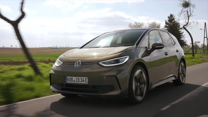 The new Volkswagen ID.3 in Dark Olivine Green Metallic Driving Video