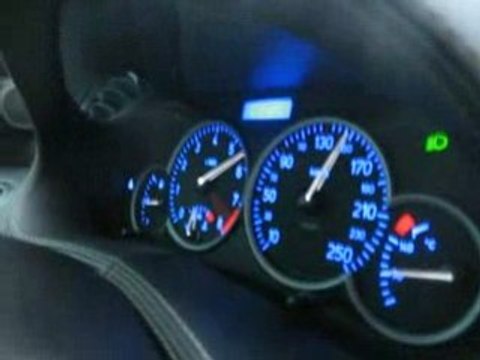 Accélération 206 RC avec une croisée indésirable