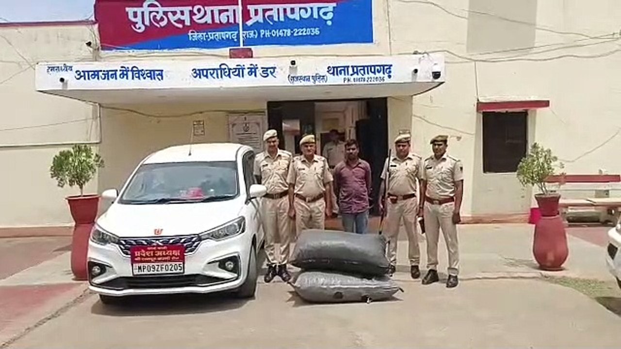 कार में डोडा चूरा तस्करी करते एक आरोपी गिरफ्तार