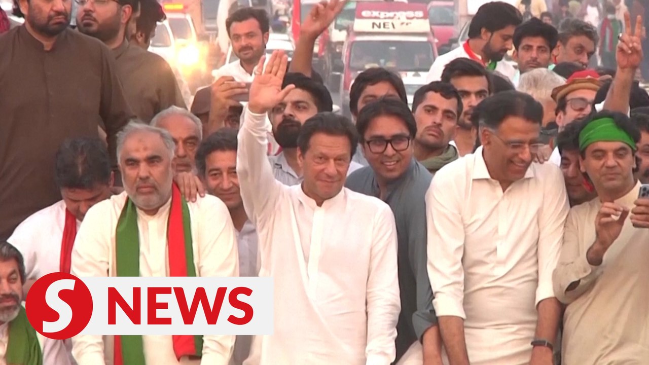 Pakistan ex-PM Khan's graft conviction suspended