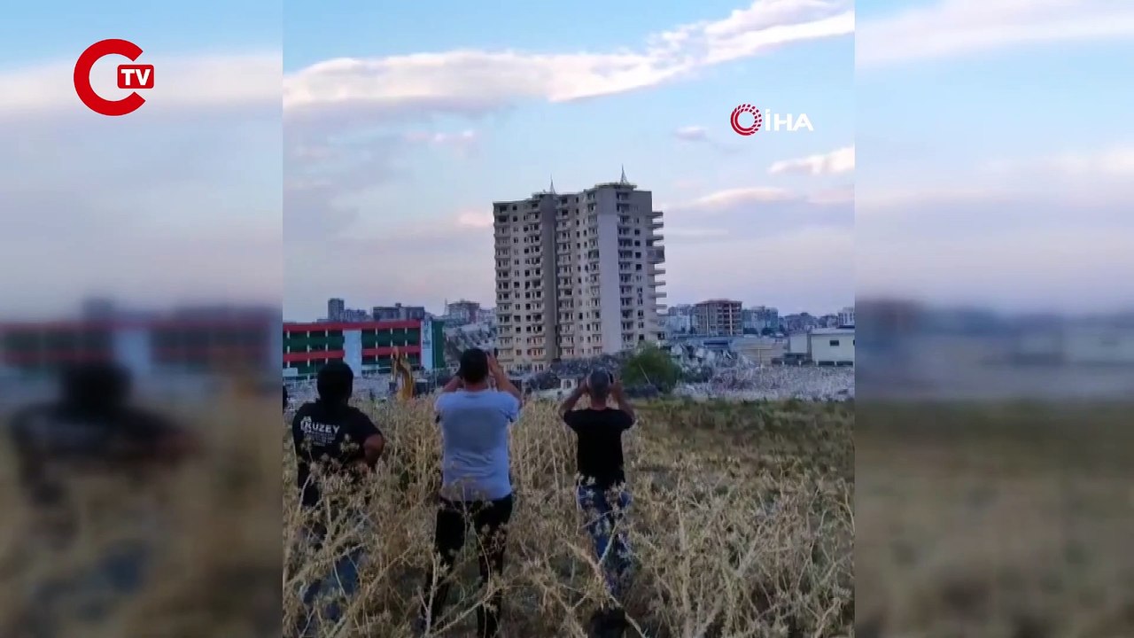 Milyonlarca liraya konut satılan 16 katlı rezidansın son bloğu da yerle bir oldu