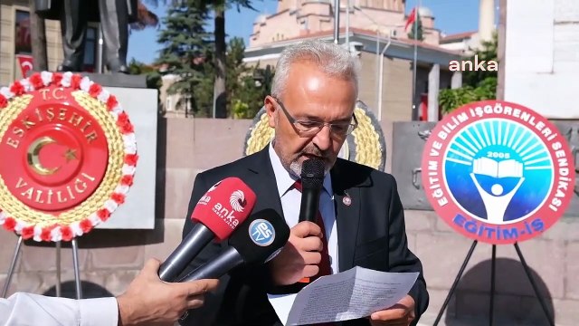 Eğitim-İş ve ÇYDD Eskişehir şubeleri 30 Ağustos Zafer Bayramı'nı kutladı