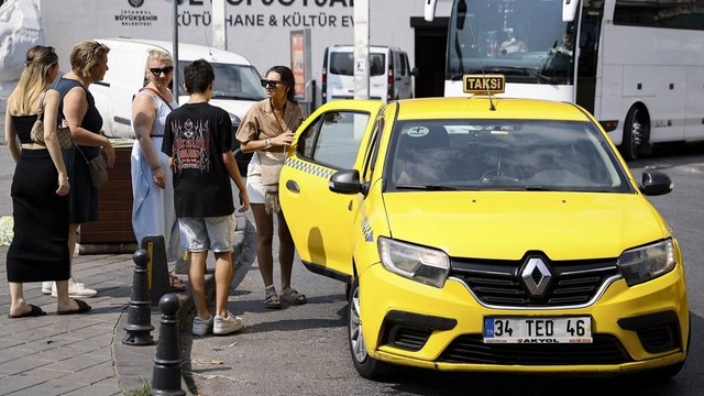 Kısa mesafe, yolcu seçme, turistleri tercih etme… Taksiciler kendini savundu…