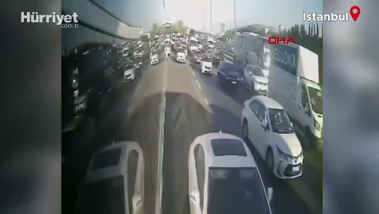 Ümraniye'de yol verme tartışması: Sürücü, yolcu otobüsünün önünü kesti