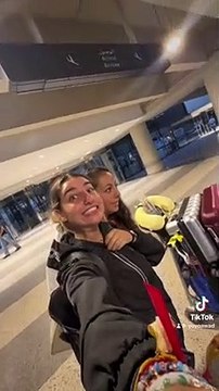 Padre e hijas se reencuentran después de 21 años separados y conmueven las redes sociales