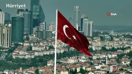 İstanbul Boğazı’nda yapılan yelkenli yarışı kartpostallık görüntüler oluşturdu