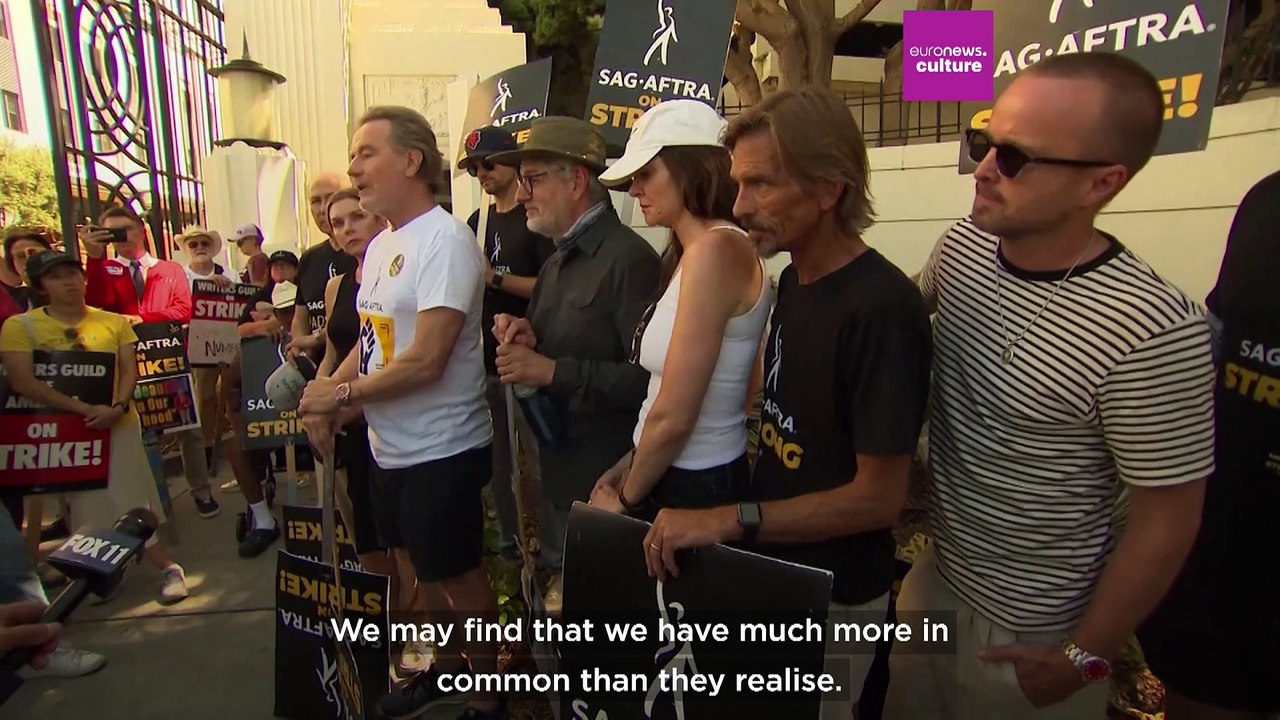 Cast of 'Breaking Bad' reunite on picket line in solidarity with