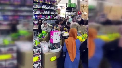 İndirimli Ürünler İçin Mağazaya İzdiham
