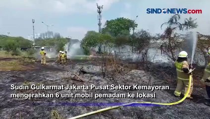 Akibat Cuaca Panas, Lahan Kosong Terbakar dan Timbulkan Asap Besar