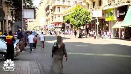 التضخم يدفع المصريين للعمل عبر الإنترنت لزيادة الدخول