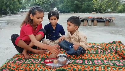 बहनों ने भाइयों की कलाई पर बांधी राखी