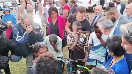 Philippe Vigier à La Réunion : bain de foule du ministre à Saint-Denis
