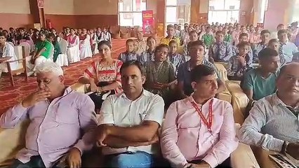 युवाओं की भागीदारी से ही परिवार का निर्माण संभव: कलक्टर