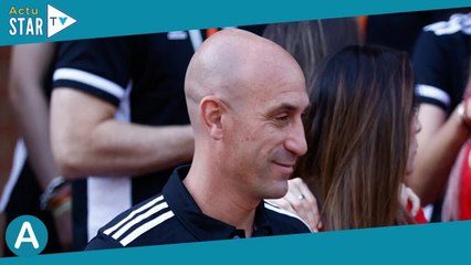 Affaire du baiser forcé  une star du foot plongée dans le scandale à cause de sa ressemblance frapp