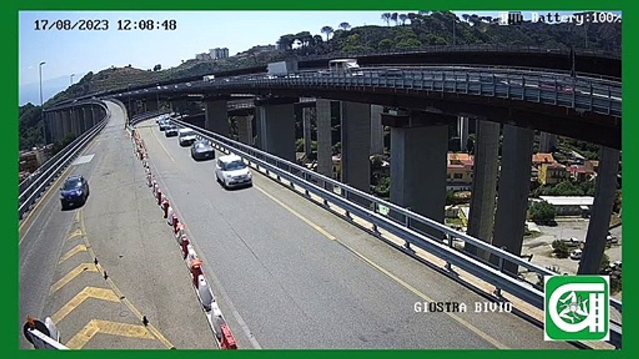 Messina, auto contromano in autostrada