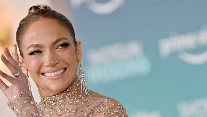 Jennifer Lopez Just Made Car Selfies Cool Again While Debuting New Blonde Highlights