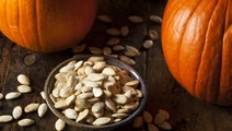 6 Health Benefits of Snacking on Pumpkin Seeds
