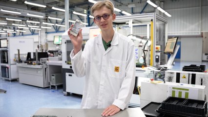 Gabriel, 16 ans, l'inventeur du téléphone portable à fabriquer soi-même pour 30 euros