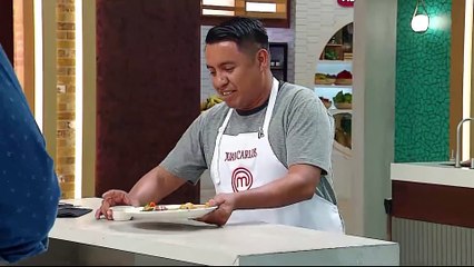 ¿A medio camino? El jurado alienta a Juan Carlos que se arriesgue 