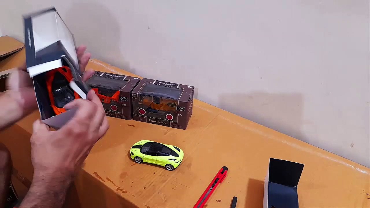 Unboxing and Review of Pull Back Vintage Car Classic and racing car Model Die-Cast Metal Car Toy for Kids