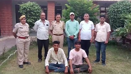 एक पिस्तौल, मैग्जीन व दो जिंदा कारतूस जब्त