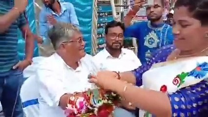बहनों ने बांधी भाई की कलाई पर राखी