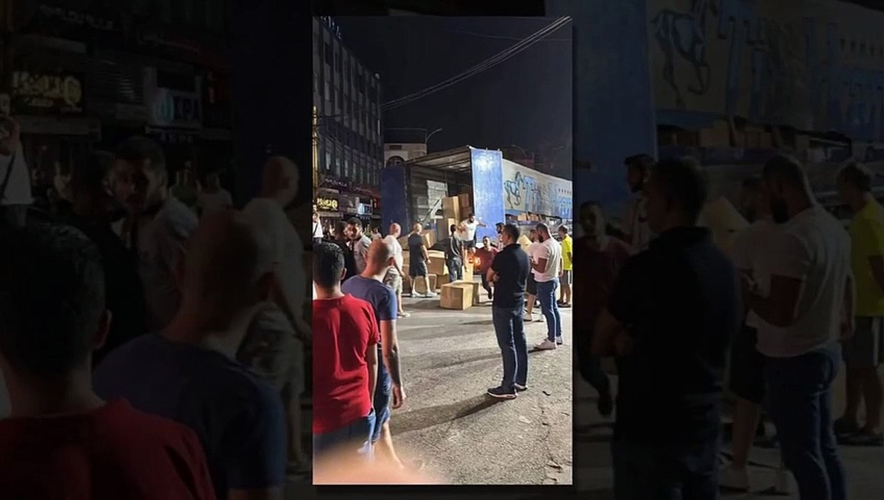 Au Liban, des Arméniens, voyant le texte « turc », ont attaqué le chauffeur du camion : ils m'ont aspergé de peinture et m'ont battu.