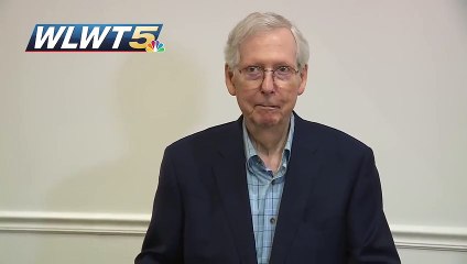 ABD'de 82 yaşındaki senatör Mitch McConnell, konuşurken bir anda donakaldı