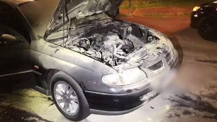 Bombeiros combatem incêndio em Omega na Rua Nereu Ramos no Claudete