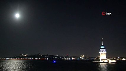 İstanbul'da "Süper Mavi Ay" manzarası hayran bıraktı
