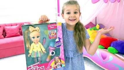 Diana Pretends to be a Singer with a new Doll Candy Town