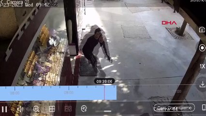 Vol d'un bijoutier masqué de Salvador Dali