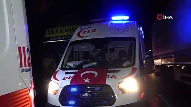 Üsküdar'da dolmuş ile taksi çarpıştı: 3 yaralı