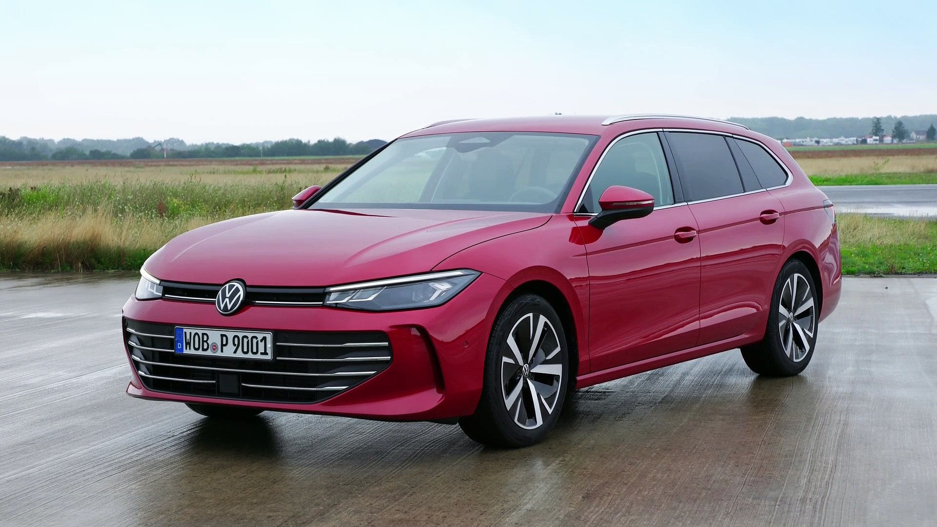 In Chili Red, New Volkswagen Passat Variant Business 2024 - video  Dailymotion