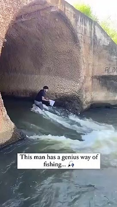 Woh catching fish with tricks