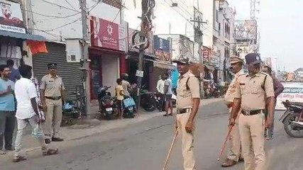 పశ్చిమగోదావరి జిల్లా: వాహనదారులకు పోలీస్ వారి హెచ్చరిక
