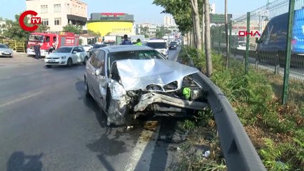 PENDİK'TE BİR KİŞİNİN YARALANDIĞI KAZADA OTOMOBİLDEKİ KÖPEK KORKUDAN ARAÇTAN ÇIKMADI