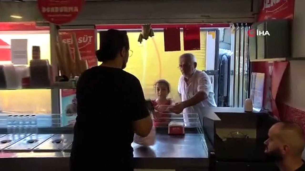 Testament du père décédé à Rize : glace gratuite pour les lecteurs de Fatiha