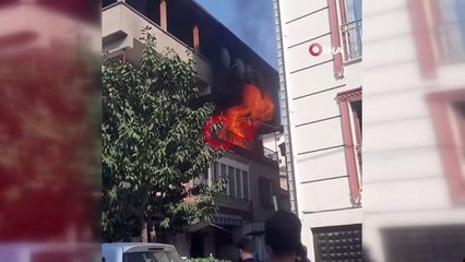 Bursa’da 3 katlı binada yangın paniği!