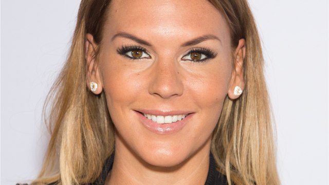 VOICI : Amélie Neten dévastée : la star de téléréalité annonce la mort de sa maman