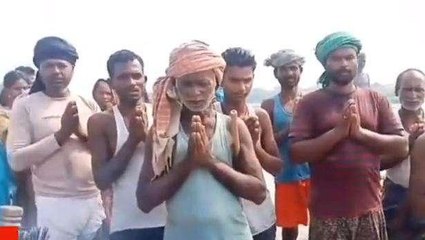 सुपौल: बाढ़ की तबाही से परेशान पीड़ितों ने की कोसी मैया की पूजा, चढ़ाया दूध-मिठाई