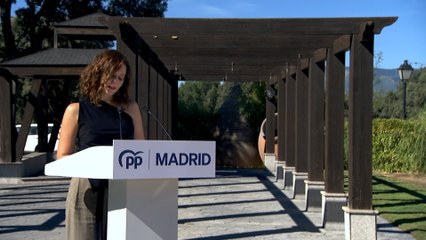 Ayuso respalda a Feijóo y apoya estudiar "todas las posibilidades" ante un "frente anti"