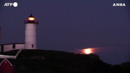 Superluna blu, lo spettacolo illumina la notte in tutto il mondo