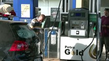 Los carburantes acumulan una subida del 12% y la gasolina toca máximos para la operación retorno