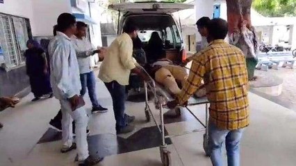 सोनकच्छ: आमने-सामने की मोटरसाइकिल टक्कर में तीन लोग गंभीर घायल, जिला अस्पताल रेफर