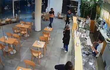 Lo mataron por el celular en Palermo: entró a una heladería a pedir por ayuda