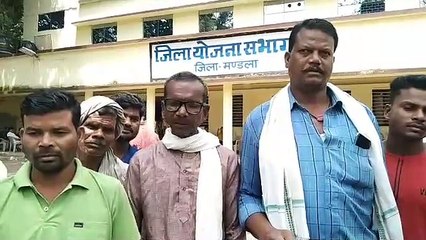 ट्रांसफार्मर लगाने की मांग अब तक नहीं हुई पूरी, जनसुनवाई में पहुंचे घुघरा टोला के लोग